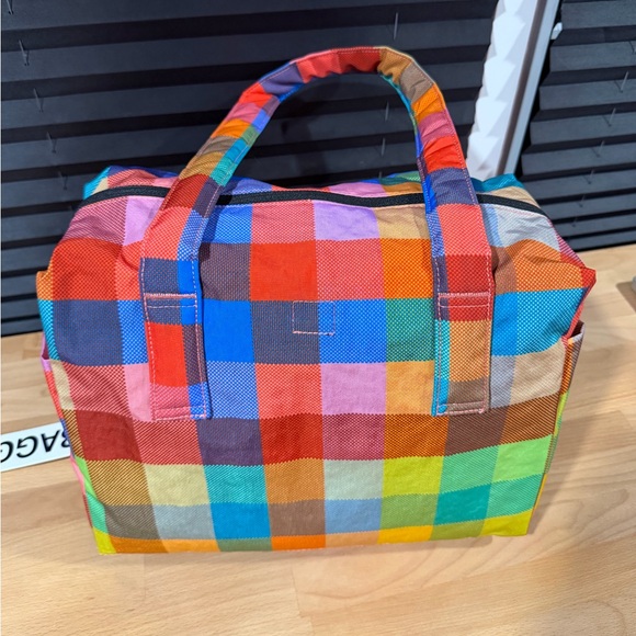 BAGGU madras patterned everyday cloud bag NWT - Picture 2 of 3